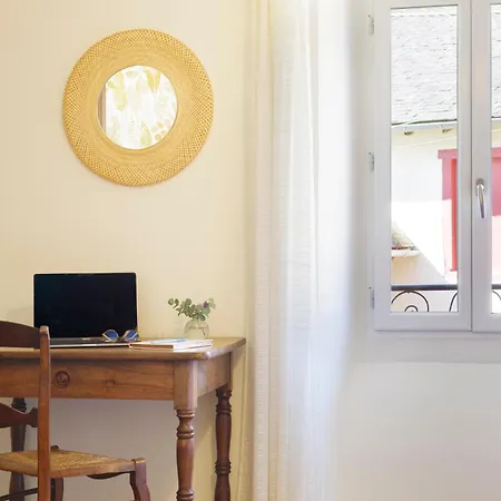 בית נופש Chez Jeanne, Superbe Corps De Ferme, Vue Imprenable Issor