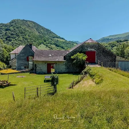 בית נופש Chez Jeanne, Superbe Corps De Ferme, Vue Imprenable Issor